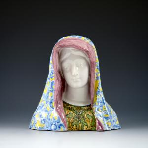Busto di Madonna con manto decorato con angioletti